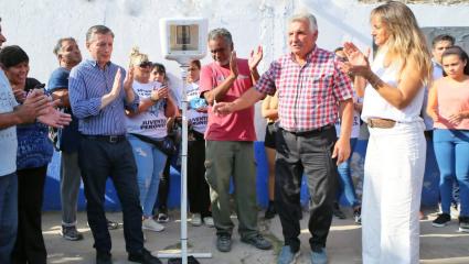 Fernando Gray y Malena Galmarini inauguraron la ampliación de la red cloacal en Esteban Echeverría