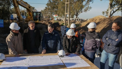 Katopodis y Fernando Gray supervisaron las obras de pavimentación en Avenida Ing. Huergo