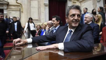 Massa pasea por el palacio y San Juan es el tema de conversación