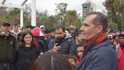Escudero tampoco hará cierre de campaña, pero anunció caminatas en los barrios y conferencia de prensa