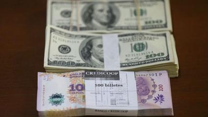 A esta altura, a la falta de dólares se le suma la sobreabundancia de pesos devaluados