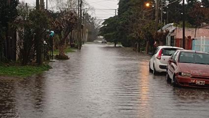 La periferia platense se volvió a inundar y Saintout cruzó a Garro: “En los barrios necesitamos un Gobierno presente”
