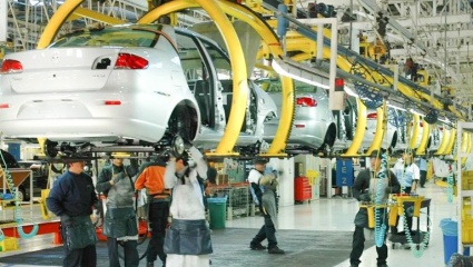 Industria bonaerense: creció 2,4% en el primer semestre y “señales favorables” en el segundo