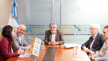 Filmus anunció que el Gobierno financiará el lanzamiento de un satélite de la UNLP