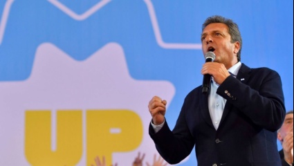 Massa cierra su campaña sin actos masivos y con encuentros centrados en la unidad nacional