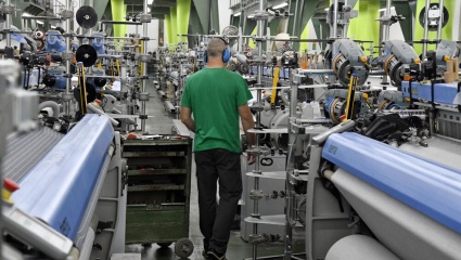 La industria pyme subió 0,9% interanual en noviembre, aunque acumula una caída de 0,4 en el año