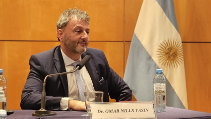 Tras el cruce con CFK por su salario, Milei echó al secretario de Trabajo por televisión