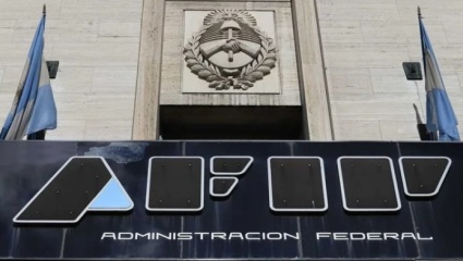 Cayó fuerte la recaudación del IVA en términos reales por quinto mes consecutivo