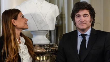 Milei potencia su perfil menemista y se mueve en busca de consenso político interno