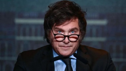 La imagen de Milei se desmorona y Kicillof arrima con niveles de aceptación casi idénticos