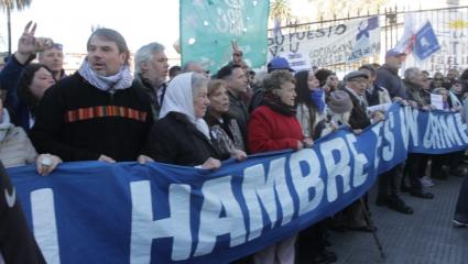 Abuelas y Madres marcharon para sostener las políticas de Memoria, Verdad y Justicia
