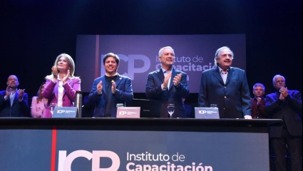 Ante una multitud de jóvenes, Kicillof y Alak abrieron el curso de formación política del ICP