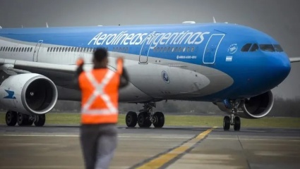 Los aeronáuticos tildaron de anticonstitucional la disposición que los obliga a prestar servicios en huelga