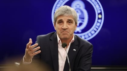 Revés de Caputo a los intendentes: el Gobierno prohibió incluir impuestos comunales en facturas de servicios