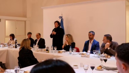 Asado de Olivos: Milei llamó a los diputados a “seguir trabajando juntos”, mientras jubilados protestaban en la puerta