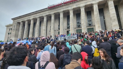 Entre universidades tomadas y paros nacionales, Milei continúa en guerra contra un enemigo invisible