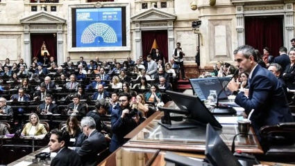 La oposición busca ponerle límites a los decretos de Milei, que amenaza con cortar presupuesto a los gobernadores
