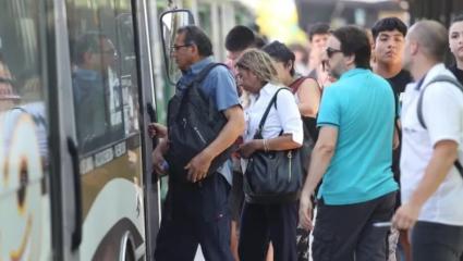 Colectivos en el AMBA: el Gobierno redefinió los subsidios en base a la demanda y la distancia