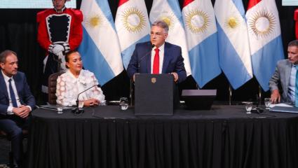 Llaryora desafió a Milei: “Es necesario que reflexione, no hace falta el insulto ni el agravio constante”