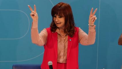 Cristina Kirchner encabeza la primera reunión del PJ como presidenta