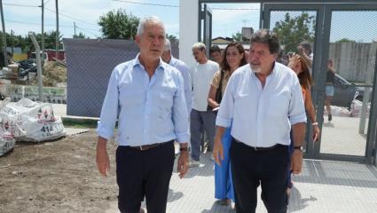 Alak y Sileoni recorrieron la obra de una escuela de Olmos que había sido paralizada en la gestión anterior