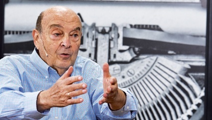 Cavallo le advirtió a Milei que controlar el precio del dólar aumenta el riesgo de una "devaluación desestabilizante"