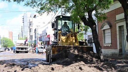 Ya son 16 los muertos por el temporal en Bahía Blanca y continúa la búsqueda de desaparecidos