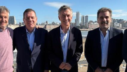 Macri le marcó la cancha a Milei y busca volumen político en el radicalismo para negociar en provincia