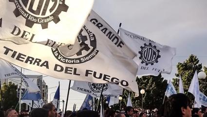 Paro total en Tierra del Fuego: fuerte rechazo a la baja de aranceles de Milei