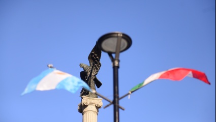 La Municipalidad de La Plata celebrará el renacimiento de la plaza con una jornada cultural y grandes artistas en escena