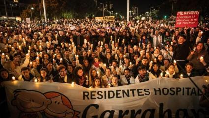 “Noche de las velas”: los residentes recibieron una mejora “de palabra” y esperan que se formalice el acuerdo