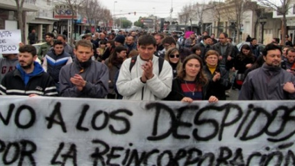 Desempleo y salarios demolidos: las alertas del programa económico de Milei