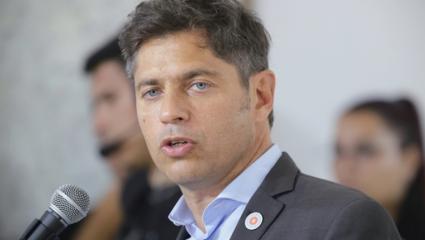 La motosierra silenciosa de Kicillof: los estatales bonaerenses ya perdieron un 120% en las paritarias