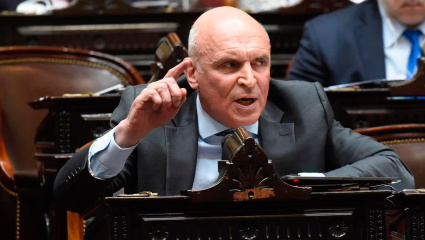 Una empresa valuada en $1 y propiedades que cambian su tamaño: inconsistencias en la DD JJ de Espert