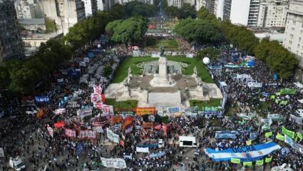 El Gobierno enfrenta la primera marcha de la CGT contra la reforma laboral