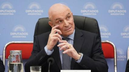 Se complica la situación de Espert: le inhibieron los bienes y cambió su versión sobre cómo compró la casa de Beccar