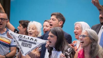 En el día de los DDHH, Kicillof cuestionó a Milei por intentar "borrar y ocultar lo ocurrido" en la dictadura