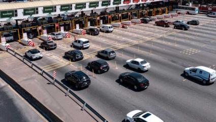 Cayeron los viajes a la Costa: más de 100 mil autos menos