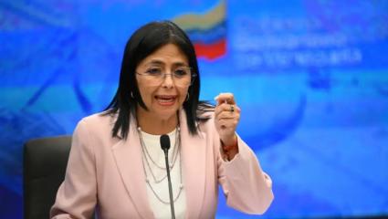 Delcy Rodríguez juró como nueva presidenta: "Vengo con dolor por el secuestro de dos héroes que tenemos de rehenes en Estados Unidos"