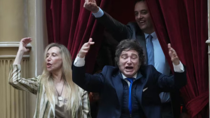 Eufórico por los triunfos legislativos, el mileísmo se proyecta a futuro minimizando la incertidumbre económica