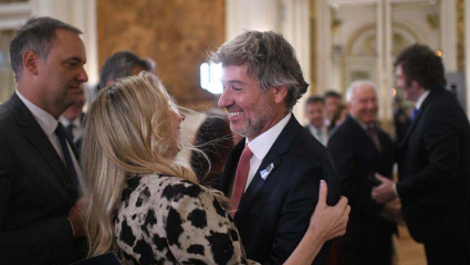 Ahora, la guerra fría entre Karina y Santiago Caputo también se disputa en el Poder Judicial