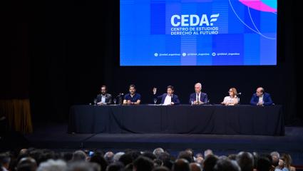 Kicillof acelera el armado nacional hacia 2027 con el lanzamiento de su propia usina de ideas