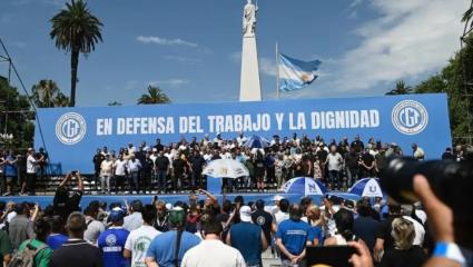 Ofensiva sindical: la CGT marcha a Tribunales mientras los docentes cumplen un paro nacional
