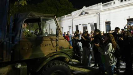 La turba malvinera y los puentes que nadie quiere construir
