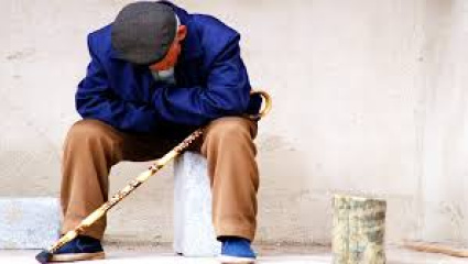 Jubilados al límite: entre la falta de medicamentos y el plato vacío