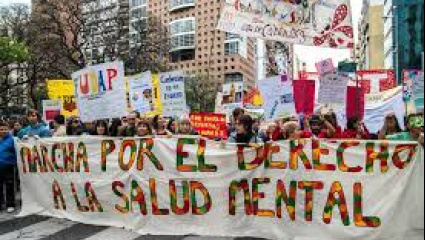 Multitudinaria Marcha Federal en defensa de la salud pública frente a los recortes
