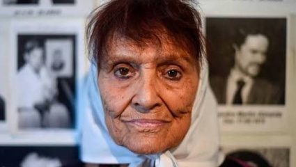 Emotivo último adiós a Taty Almeida en la Plaza de Mayo