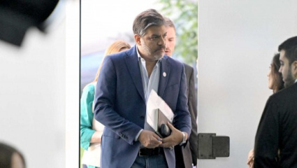 Carlos Bianco desafía el liderazgo de Máximo Kirchner y exige elecciones PASO