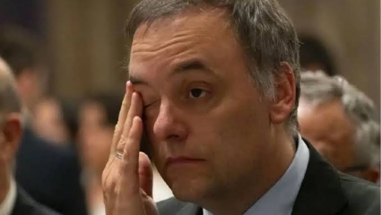 El juez Ariel Lijo le prohibió la salida del país a Manuel Adorni por riesgo de fuga