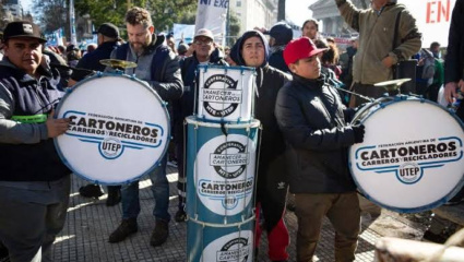 Fuerte conflicto en La Plata: denuncian el despido de más de 400 recicladores urbanos